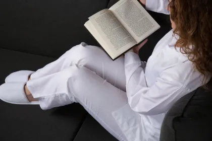 Pyjama von Frette 1860 für St. Regis